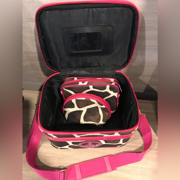 Giraffe Print ,Peace Sign Travel cosmetic Case /Bag /Suitcase Hard Case - Picture 3 of 8